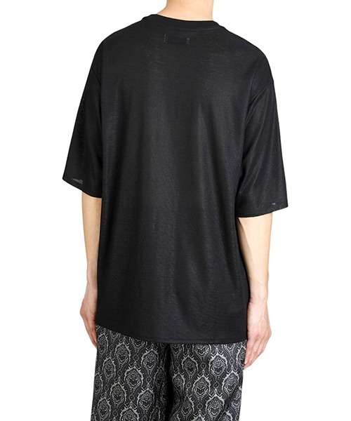 marka（マーカ）の「marka / マーカ：CREW NECK TEE - RAMIE KNIT -：M25B-02CS01B[COR]（Tシャツ/カットソー・メンズ・ブラック・1/2）」の6枚目の写真
