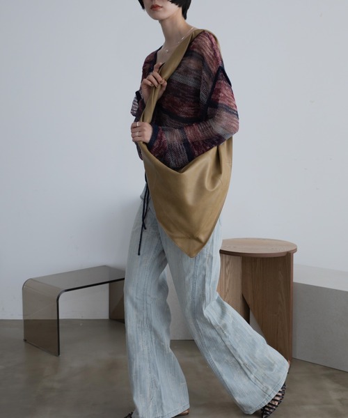 VACANCY（ヴァカンシー）の「ツイスト巻きスカート風トートバッグ（トートバッグ・レディース・ブラック/マスタード・FREE）」の20枚目の写真