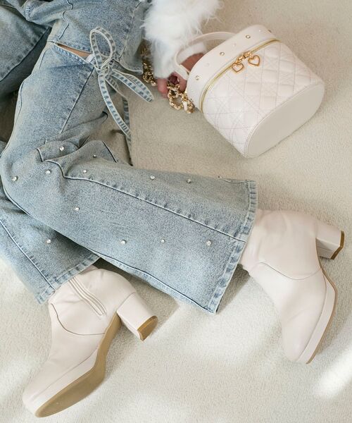 MAJESTIC LEGON（マジェスティックレゴン）の「フカフカヒールストレッチブーツ（ブーツ・レディース・ベージュ系その他2/ブラック系その他/アイボリー/ブラウン系その他5/グレー系その他/ブラック・SMALL/MEDIUM/LARGE/X-LARGE/XXL）」の3枚目の写真