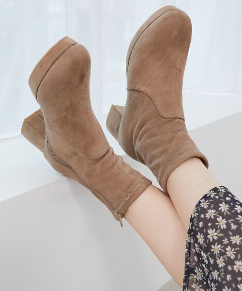 MAJESTIC LEGON（マジェスティックレゴン）の「フカフカヒールストレッチブーツ（ブーツ・レディース・ベージュ系その他2/ブラック系その他/アイボリー/ブラウン系その他5/グレー系その他/ブラック・SMALL/MEDIUM/LARGE/X-LARGE/XXL）」の6枚目の写真