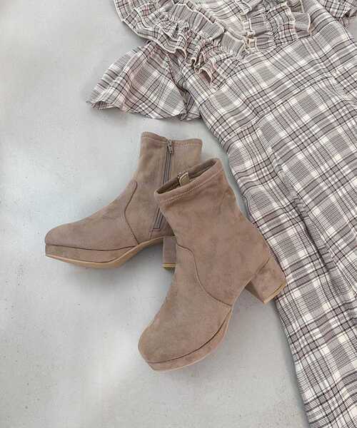 MAJESTIC LEGON（マジェスティックレゴン）の「フカフカヒールストレッチブーツ（ブーツ・レディース・ベージュ系その他2/ブラック系その他/アイボリー/ブラウン系その他5/グレー系その他/ブラック・SMALL/MEDIUM/LARGE/X-LARGE/XXL）」の9枚目の写真