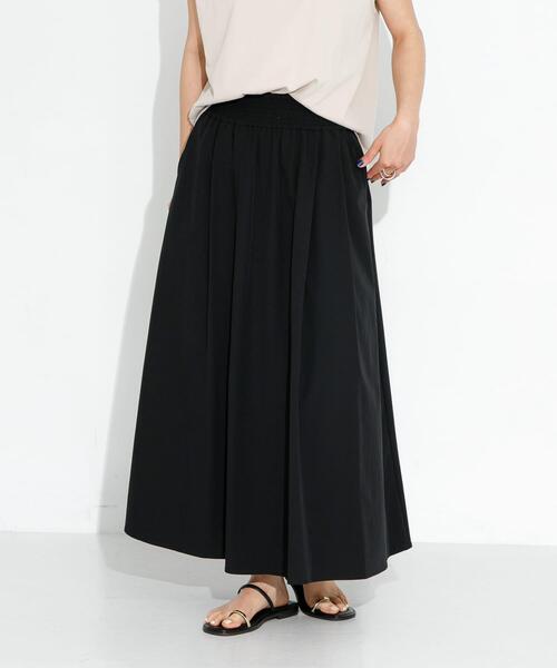 URBAN RESEARCH Sonny Label(アーバンリサーチサニーレーベル)の「『吸水速乾/接触冷感』Breeze Fit タックフレアスカート(スカート・レディース・チャコールグレー/ブラック/グレー系その他・FREE)」の2枚目の写真