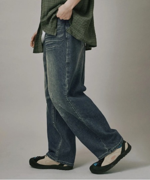 Vini（ヴィニ）の「【Vini】スクラッチウォッシュバルーンデニムパンツ（デニムパンツ・メンズ・ブルー系その他2/ブルー系その他/ブラック系その他・X-LARGE/LARGE/MEDIUM）」の3枚目の写真