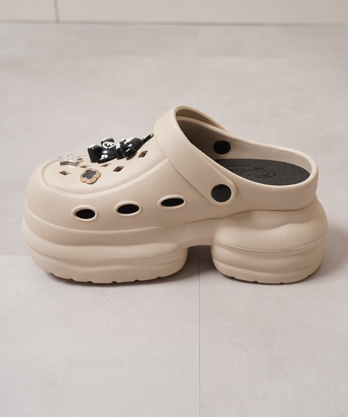 1111clothing（ワンフォークロージング）の「ビジュー付き 厚底クロッグサンダル / Thick-soled clog sandals with jewels（サンダル・レディース・ホワイト系2/ブラック系2/ブラック系1/ベージュ系1/ベージュ系2/ホワイト系1・S/L/M）」の9枚目の写真