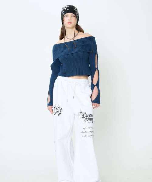 LUVISTRUE(ラヴイズトゥルー)の「CH CUT OUT KNIT(ニット/セーター・レディース・ブルー/ブラック・FREE)」の7枚目の写真