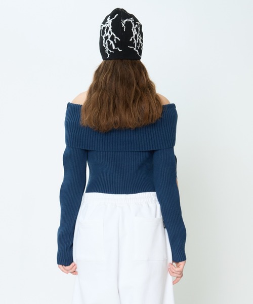 LUVISTRUE(ラヴイズトゥルー)の「CH CUT OUT KNIT(ニット/セーター・レディース・ブルー/ブラック・FREE)」の14枚目の写真