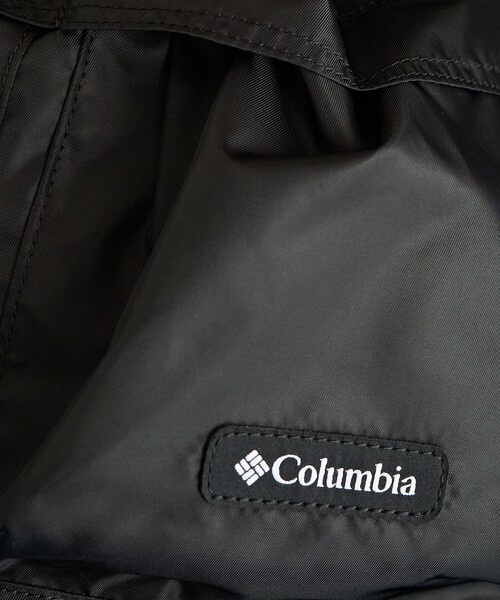 FREAK'S STORE（フリークスストア）の「限定展開 Columbia × FREAK'S STORE/コロンビア 別注 アウトポケット 巾着 2way バッグ（ショルダーバッグ・レディース・ベージュ/ブラック/オリーブ・ONE SIZE）」の20枚目の写真