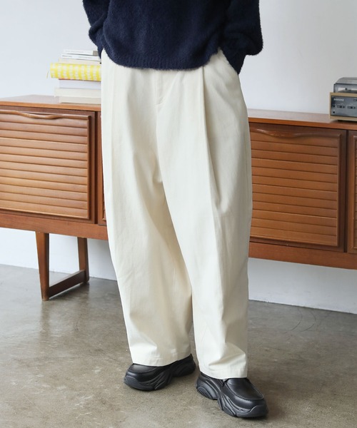 ROCHEM(ローシェン)の「タックボリュームワイドカーブパンツ(その他パンツ・メンズ・ブラック/チャコール/ホワイト/ブラウン・XS/S/M/L)」の8枚目の写真