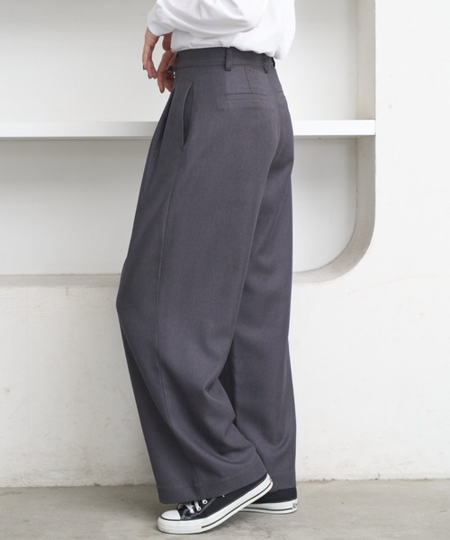 flaner（フラネ）の「2tuck slacks pants / 2タックスラックスパンツ（スラックス・レディース・グレー/ブラック・SMALL/MEDIUM）」の8枚目の写真
