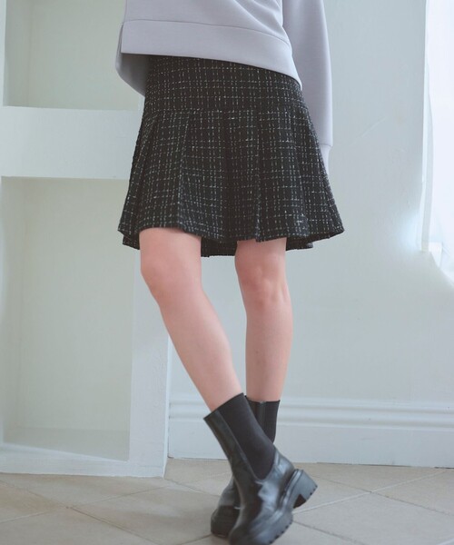 Feroux(フェルゥ)の「プリーツミニ スカート(スカート・レディース・ホワイト系1/グレー系/ブラック系1・SMALL/MEDIUM)」の3枚目の写真