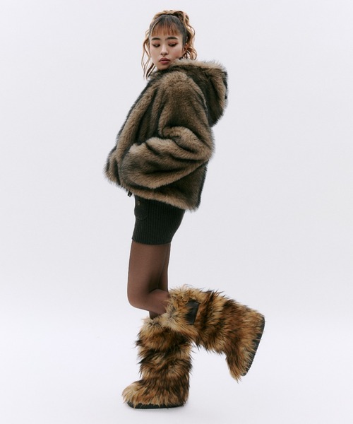 【即完売商品】　gossipclub ファージャケットINTER FACTORY GOSSIP CLUB（ゴシップクラブ）の「AINA - フード付きファージャケット