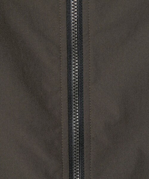 BEAUTY&YOUTH UNITED ARROWS（ビューティーアンドユースユナイテッドアローズ）の「【WEB限定 WARDROBE SMART】アクティブ ジップ フードブルゾン（ブルゾン・メンズ・オリーブ/ブラック・L/XL/M/S）」の11枚目の写真