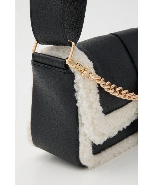 rienda(リエンダ)の「フェイクボアコンビショルダーバッグ(ショルダーバッグ・レディース・ブラック/ブラウン・FREE)」の9枚目の写真