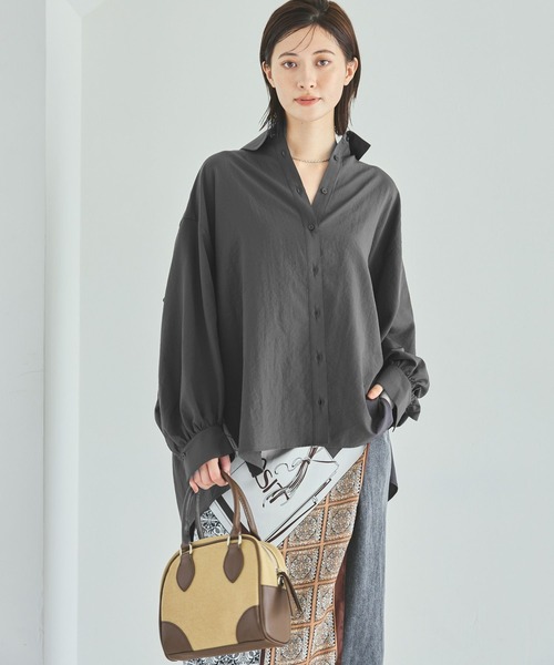 LAKOLE(ラコレ)の「袖タックシャーリングシャツ / 582562(シャツ/ブラウス・レディース・ネイビー/イエロー/アイボリー/チャコール/チェリーレッド・FREE)」の12枚目の写真