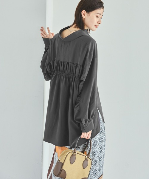 LAKOLE(ラコレ)の「袖タックシャーリングシャツ / 582562(シャツ/ブラウス・レディース・ネイビー/イエロー/アイボリー/チャコール/チェリーレッド・FREE)」の14枚目の写真