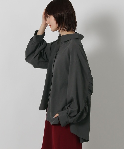 LAKOLE(ラコレ)の「袖タックシャーリングシャツ / 582562(シャツ/ブラウス・レディース・ネイビー/イエロー/アイボリー/チャコール/チェリーレッド・FREE)」の19枚目の写真