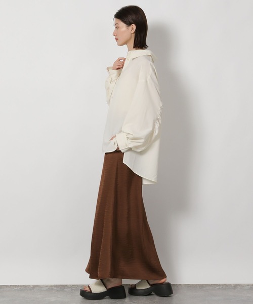 LAKOLE(ラコレ)の「袖タックシャーリングシャツ / 582562(シャツ/ブラウス・レディース・ネイビー/イエロー/アイボリー/チャコール/チェリーレッド・FREE)」の22枚目の写真