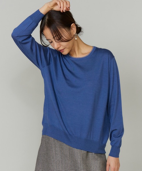 INED(イネド)の「TOPAZクルーネックプルオーバーニット(ニット/セーター・レディース・ラベンダー/キャメル/ブラック/ブルーグレー・9号)」の1枚目の写真