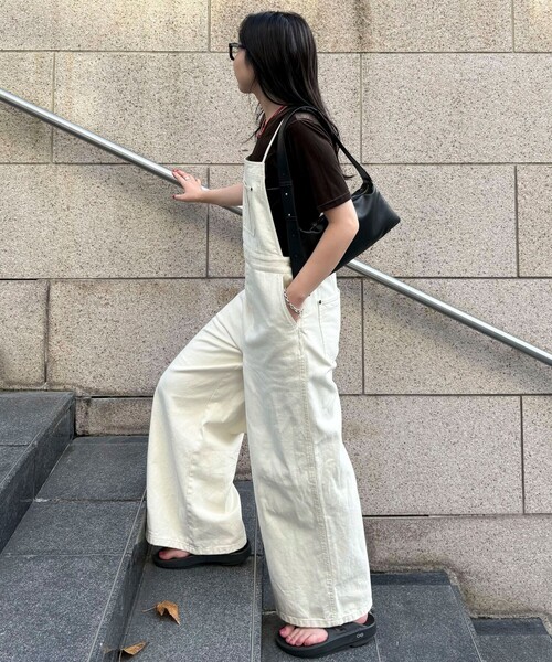 fredy emue（フレディエミュ）の「コットンサロペット（サロペット/オーバーオール・レディース・アイボリー/ブラック・36/38）」の21枚目の写真