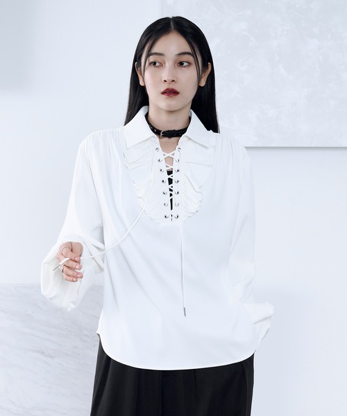 Ellno Loset（エルノロゼット）の「レースアップフリルシャツ（シャツ/ブラウス・メンズ・ブラック/オフホワイト・SMALL/MEDIUM/LARGE）」の2枚目の写真