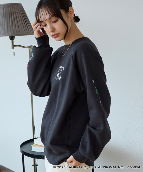 sanrio（サンリオ）の「【Sanrio characters/サンリオキャラクターズ】別注 ワンポイント刺繍 アソートプリント オーバーサイズクルーネックスウェット（スウェット・レディース・ブラック系2/グレー系/ワイン/ブラック系/スミクロ/オートミール・L/M）」の20枚目の写真