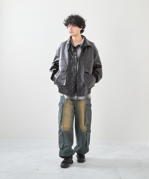 VIBGYOR(ヴィブジョー)の「フェイクレザーA2ジャケット(CN)(ミリタリージャケット・メンズ・ブラック/ブラウン・MEDIUM/LARGE)」の11枚目の写真