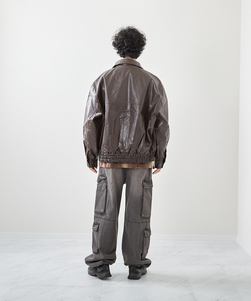 VIBGYOR(ヴィブジョー)の「フェイクレザーA2ジャケット(CN)(ミリタリージャケット・メンズ・ブラック/ブラウン・MEDIUM/LARGE)」の15枚目の写真