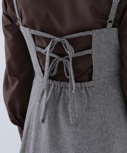 NATURAL BEAUTY BASIC（ナチュラルビューティーベーシック）の「◇バックリボンジャンスカ（ジャンパースカート・レディース・ブラウン/チャコールグレー・P/S/MEDIUM/SMALL）」の3枚目の写真