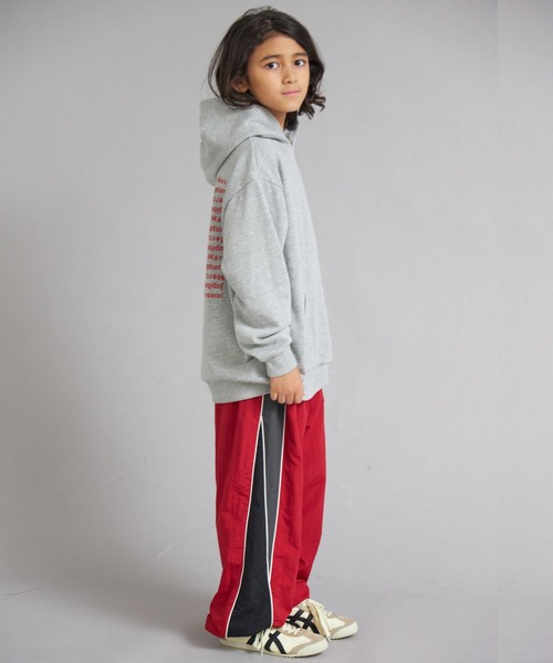 PAIRMANON STREET(ペアマノンストリート)の「裏毛 スウェット アソートプリント パーカー【PAIRMANON STREET】(パーカー・キッズ・ブラック/グレー系その他/ライトブルー/グレー/ブラック系その他/イエロー・100/110/120/130/140/150/160/90)」の14枚目の写真