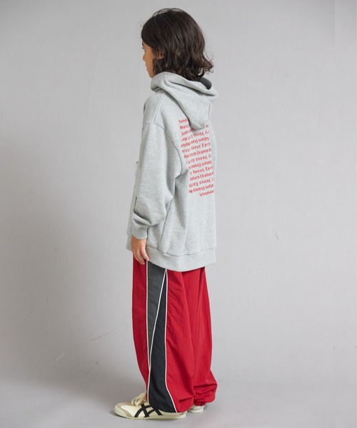 PAIRMANON STREET(ペアマノンストリート)の「裏毛 スウェット アソートプリント パーカー【PAIRMANON STREET】(パーカー・キッズ・ブラック/グレー系その他/ライトブルー/グレー/ブラック系その他/イエロー・100/110/120/130/140/150/160/90)」の15枚目の写真