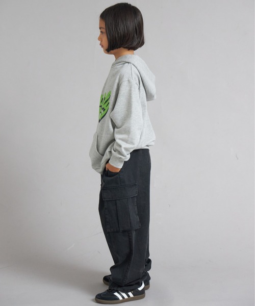 PAIRMANON STREET(ペアマノンストリート)の「裏毛 スウェット アソートプリント パーカー【PAIRMANON STREET】(パーカー・キッズ・ブラック/グレー系その他/ライトブルー/グレー/ブラック系その他/イエロー・100/110/120/130/140/150/160/90)」の17枚目の写真