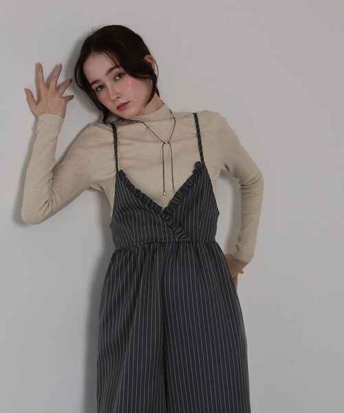 J by blue(ジェイバイブルー)の「ピンストライプフリルサロペット(サロペット/オーバーオール・レディース・ネイビー/グレー・MEDIUM)」の14枚目の写真