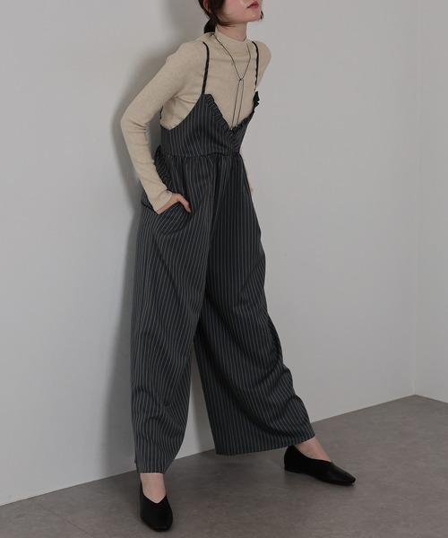 J by blue(ジェイバイブルー)の「ピンストライプフリルサロペット(サロペット/オーバーオール・レディース・ネイビー/グレー・MEDIUM)」の12枚目の写真