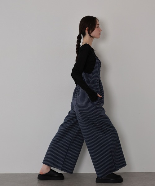 J by blue(ジェイバイブルー)の「ピンストライプフリルサロペット(サロペット/オーバーオール・レディース・ネイビー/グレー・MEDIUM)」の22枚目の写真