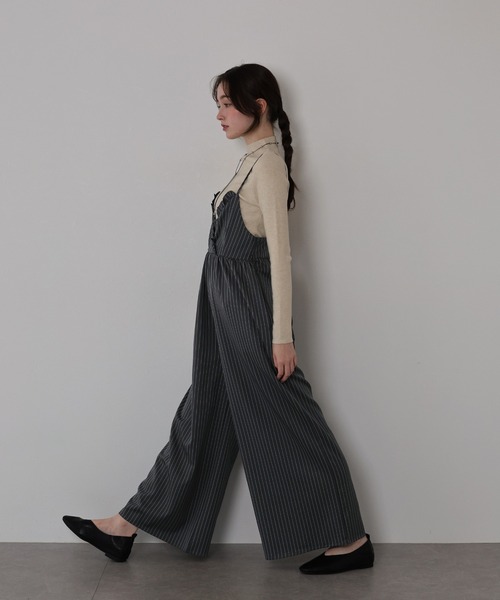 J by blue(ジェイバイブルー)の「ピンストライプフリルサロペット(サロペット/オーバーオール・レディース・ネイビー/グレー・MEDIUM)」の8枚目の写真