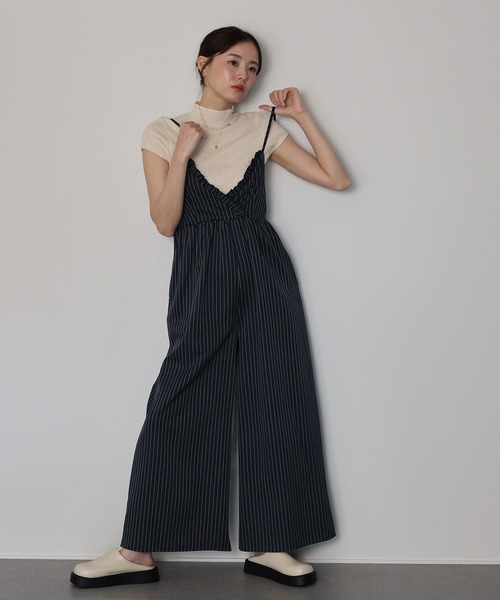 J by blue(ジェイバイブルー)の「ピンストライプフリルサロペット(サロペット/オーバーオール・レディース・ネイビー/グレー・MEDIUM)」の15枚目の写真