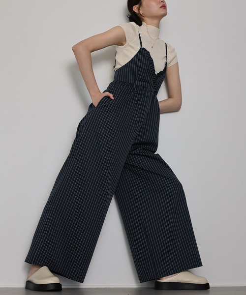 J by blue(ジェイバイブルー)の「ピンストライプフリルサロペット(サロペット/オーバーオール・レディース・ネイビー/グレー・MEDIUM)」の16枚目の写真