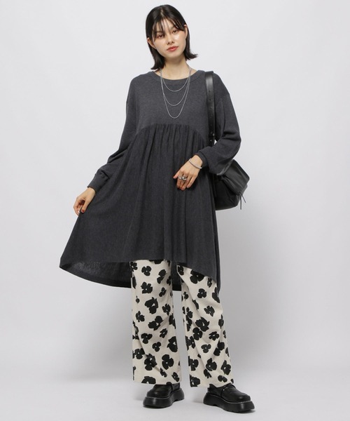 niko and...（ニコアンド）の「アソートレングスクルーネックワンピース（ワンピース・レディース・イエロー/チャコール/ブラウン/ライトグレー・MEDIUM/LONG）」の3枚目の写真