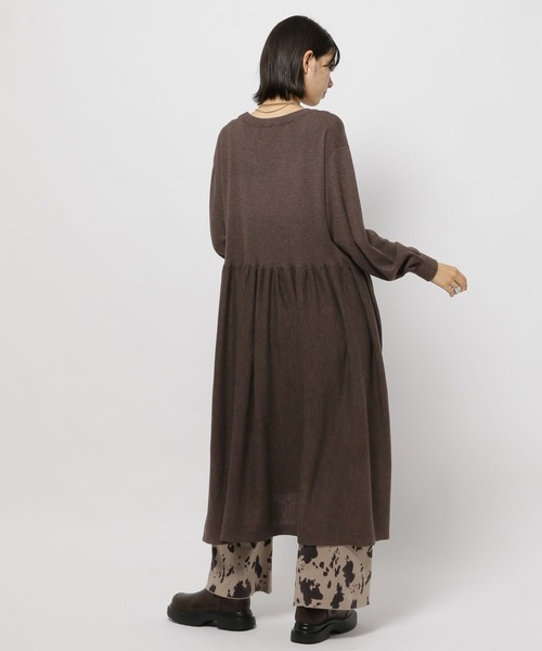 niko and...（ニコアンド）の「アソートレングスクルーネックワンピース（ワンピース・レディース・イエロー/チャコール/ブラウン/ライトグレー・MEDIUM/LONG）」の16枚目の写真
