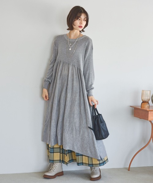 niko and...（ニコアンド）の「アソートレングスクルーネックワンピース（ワンピース・レディース・イエロー/チャコール/ブラウン/ライトグレー・MEDIUM/LONG）」の5枚目の写真