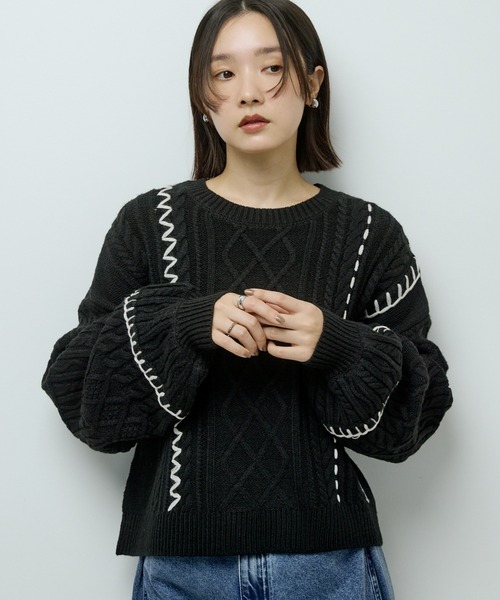 【美品】ELENDEEK／ドッキングケーブルニット・ブラック×ホワイト セール】・ELENCARE DUE ハンドステッチケーブルニット（ニット