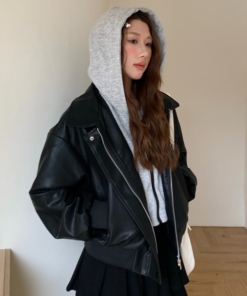 セール】【25秋冬新作】フェイクレイヤード フード付きレザー