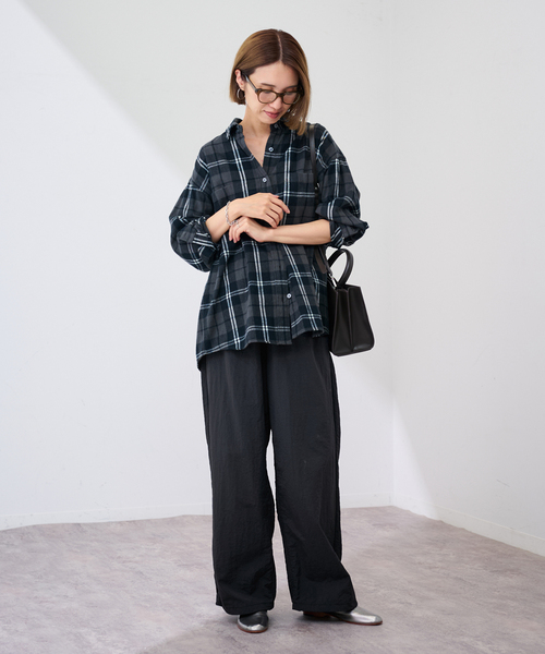 FRAMeWORK(フレームワーク)の「ワッシャーナイロンパンツ(その他パンツ・レディース・アイボリー/ブラック・36/38)」の6枚目の写真