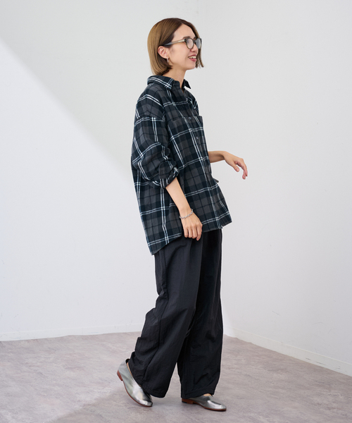 FRAMeWORK(フレームワーク)の「ワッシャーナイロンパンツ(その他パンツ・レディース・アイボリー/ブラック・36/38)」の8枚目の写真