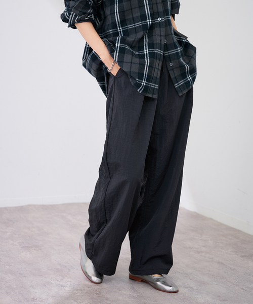 FRAMeWORK(フレームワーク)の「ワッシャーナイロンパンツ(その他パンツ・レディース・アイボリー/ブラック・36/38)」の14枚目の写真