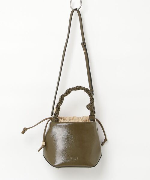 GANNI（ガニー）の「GANNI / ガニー：【レディース】Ganni Bou Backet Bag Pattent：A6333[ANN]（ショルダーバッグ・レディース・グリーン系その他・FREE）」の2枚目の写真
