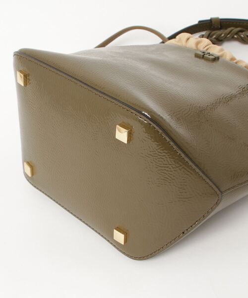 GANNI（ガニー）の「GANNI / ガニー：【レディース】Ganni Bou Backet Bag Pattent：A6333[ANN]（ショルダーバッグ・レディース・グリーン系その他・FREE）」の3枚目の写真