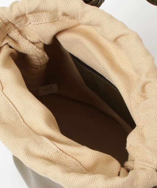 GANNI（ガニー）の「GANNI / ガニー：【レディース】Ganni Bou Backet Bag Pattent：A6333[ANN]（ショルダーバッグ・レディース・グリーン系その他・FREE）」の4枚目の写真