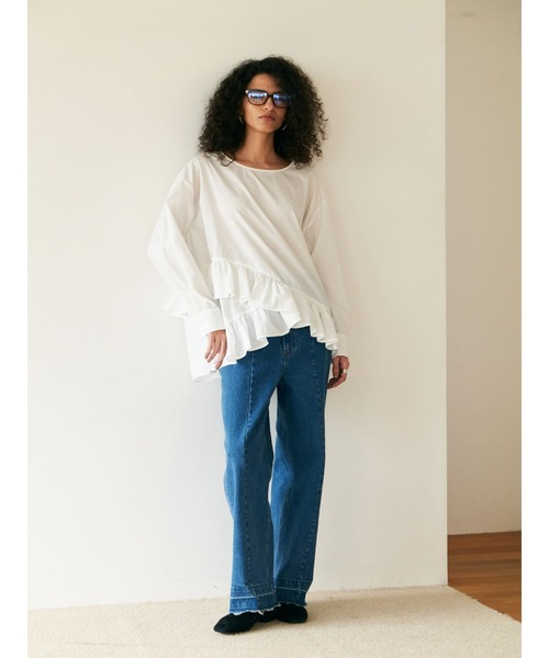 Brown&Street(ブラウンアンドストリート)の「ヘムフリルシャツトップス(シャツ/ブラウス・レディース・ホワイト/ブラック・FREE)」の4枚目の写真