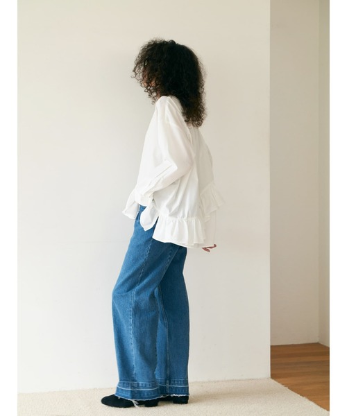 Brown&Street(ブラウンアンドストリート)の「ヘムフリルシャツトップス(シャツ/ブラウス・レディース・ホワイト/ブラック・FREE)」の15枚目の写真